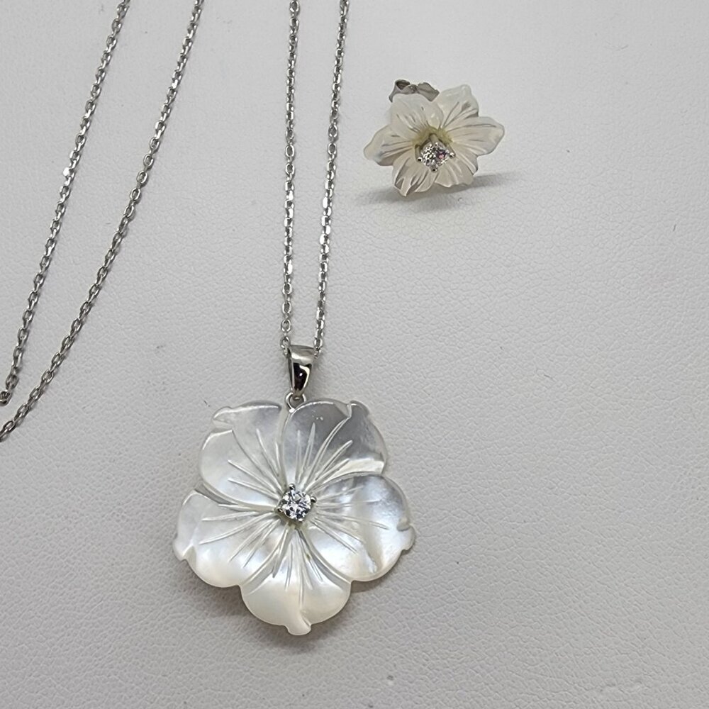Brand New Sterling Silver 925 Pearl White Flower Earrings Necklace Set - Picture 6 of 7